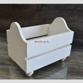 Деревянный ящик на ножках