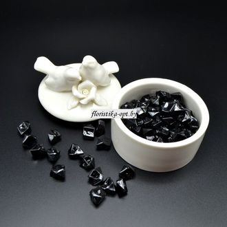 Кристаллы черные непрозрачные